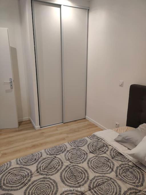 Logement Complet A Villeurbanne Kültér fotó